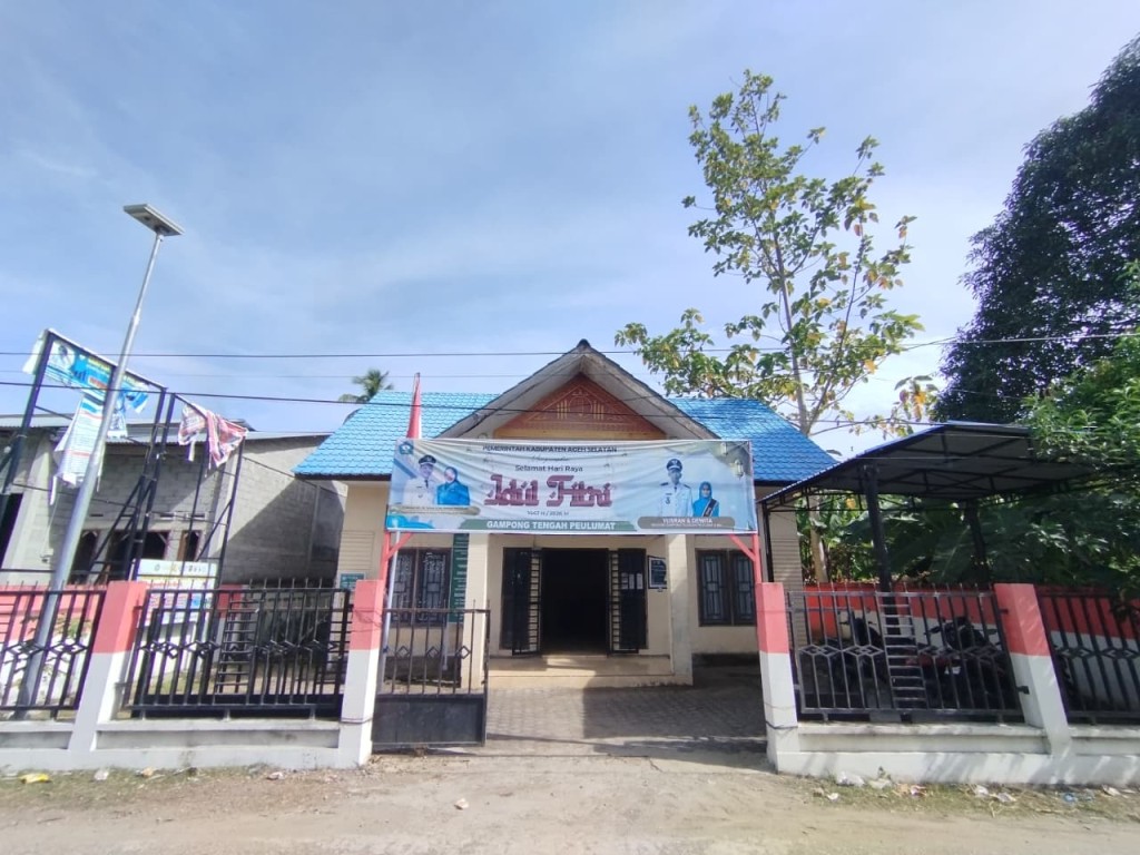 tampak depan lokasi kantor keuchik desa tengah peulumat